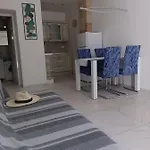 Val 1 شقة