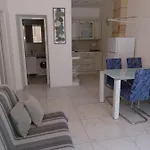 Val 1 شقة *